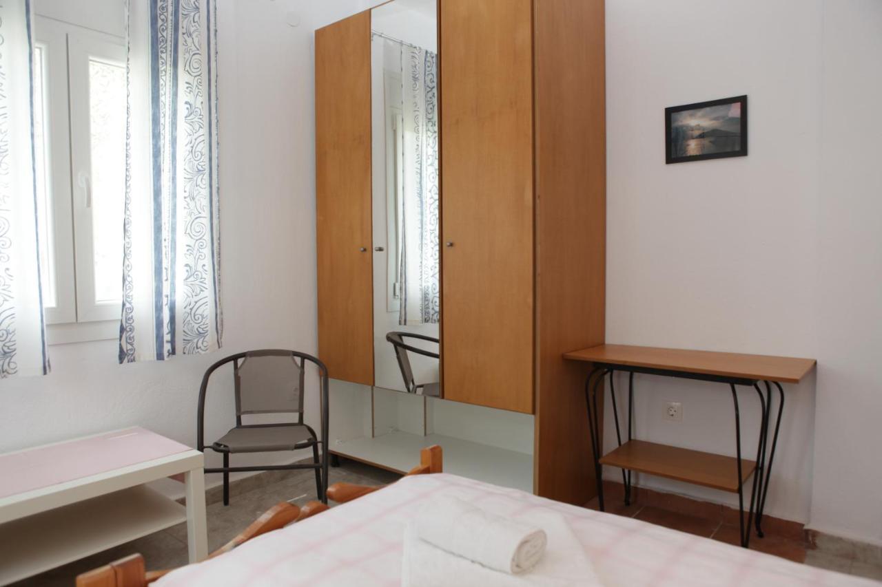O Pyrgos Accommodations Panormos  エクステリア 写真