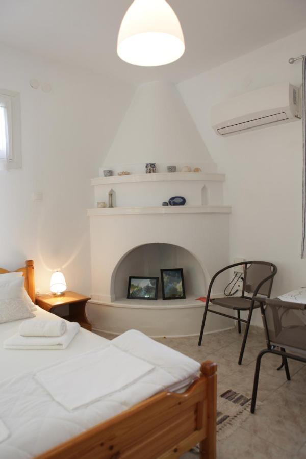 O Pyrgos Accommodations Panormos  エクステリア 写真