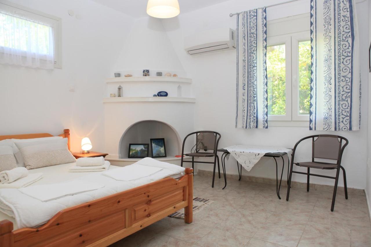 O Pyrgos Accommodations Panormos  エクステリア 写真