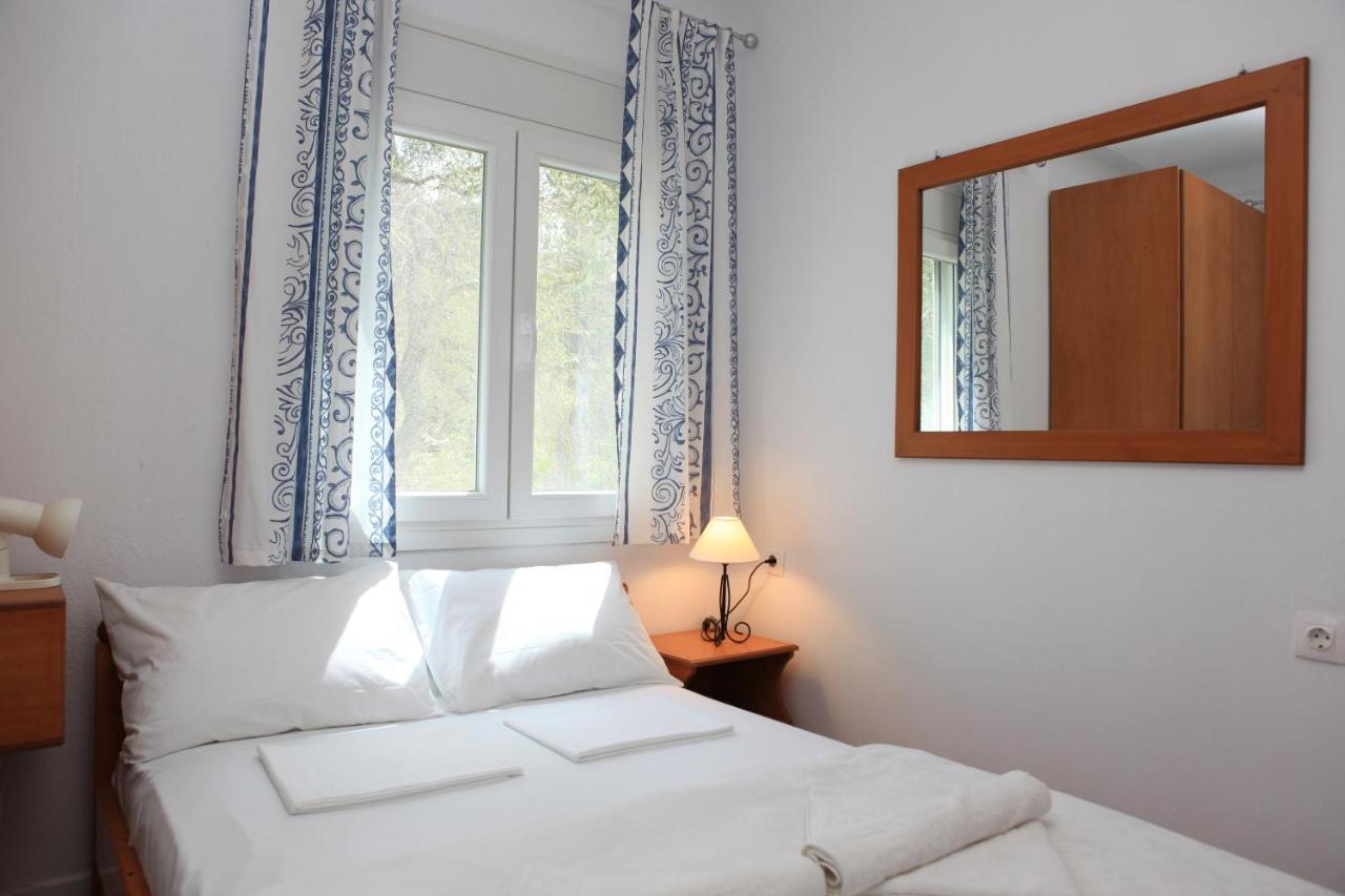 O Pyrgos Accommodations Panormos  エクステリア 写真