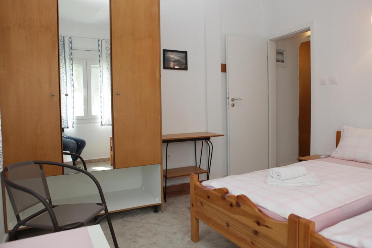 O Pyrgos Accommodations Panormos  エクステリア 写真