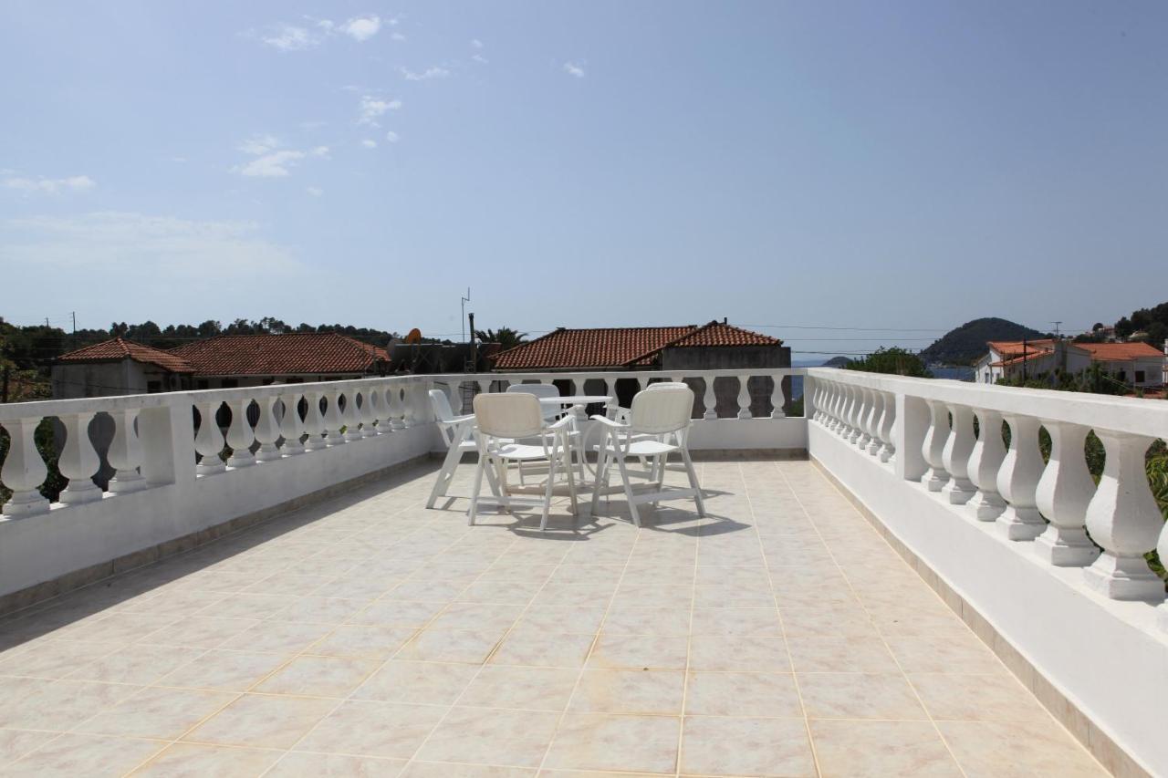 O Pyrgos Accommodations Panormos  エクステリア 写真