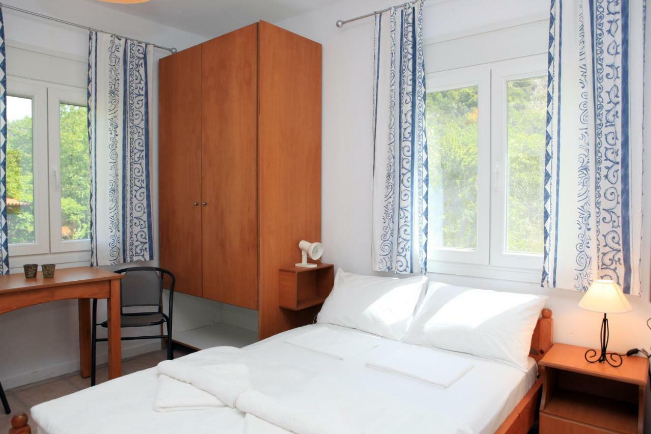 O Pyrgos Accommodations Panormos  エクステリア 写真