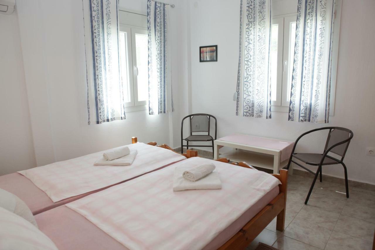 O Pyrgos Accommodations Panormos  エクステリア 写真