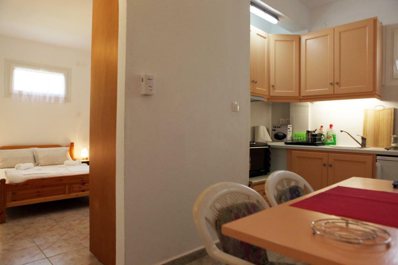 O Pyrgos Accommodations Panormos  エクステリア 写真