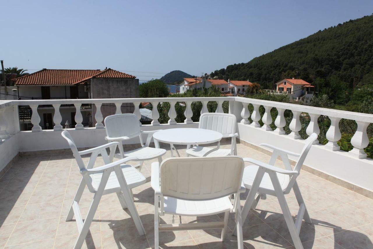 O Pyrgos Accommodations Panormos  エクステリア 写真